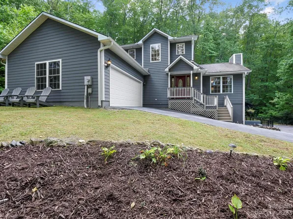 25 Falcon Crest Dr, Fairview, NC 28730