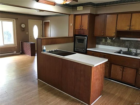 4th image of 3782 Fleetwood Dr