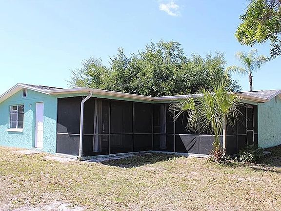 2nd image of 5802 Greenwood Way