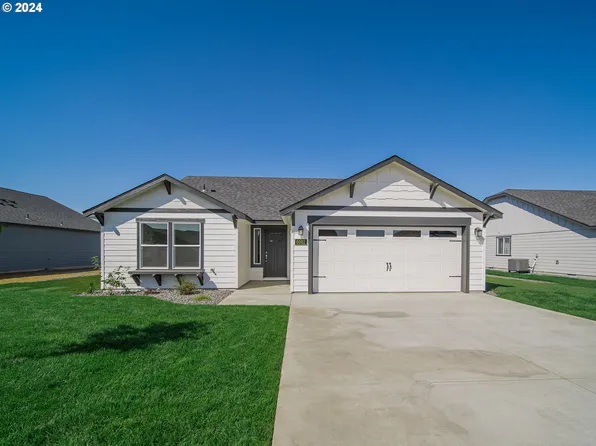 5082 Holly St, Springfield, OR 97478
