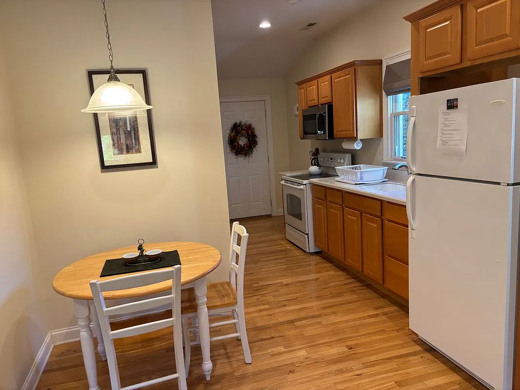 1 bed, 1.0 bath, 850 sqft, $2,500 — Photo 3