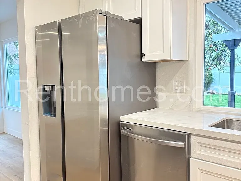 9342 Twin Mountain Cir — Photo 8