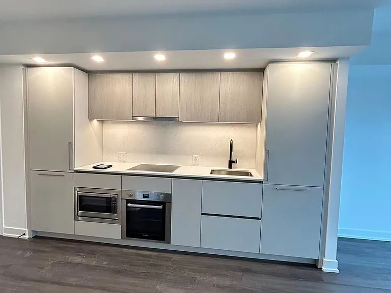 609 Sherbourne St #1011 — Photo 2