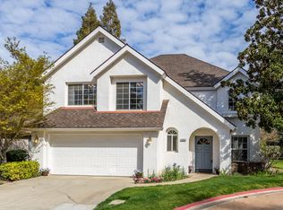 6686 N Nottingham Ct, Fresno, CA