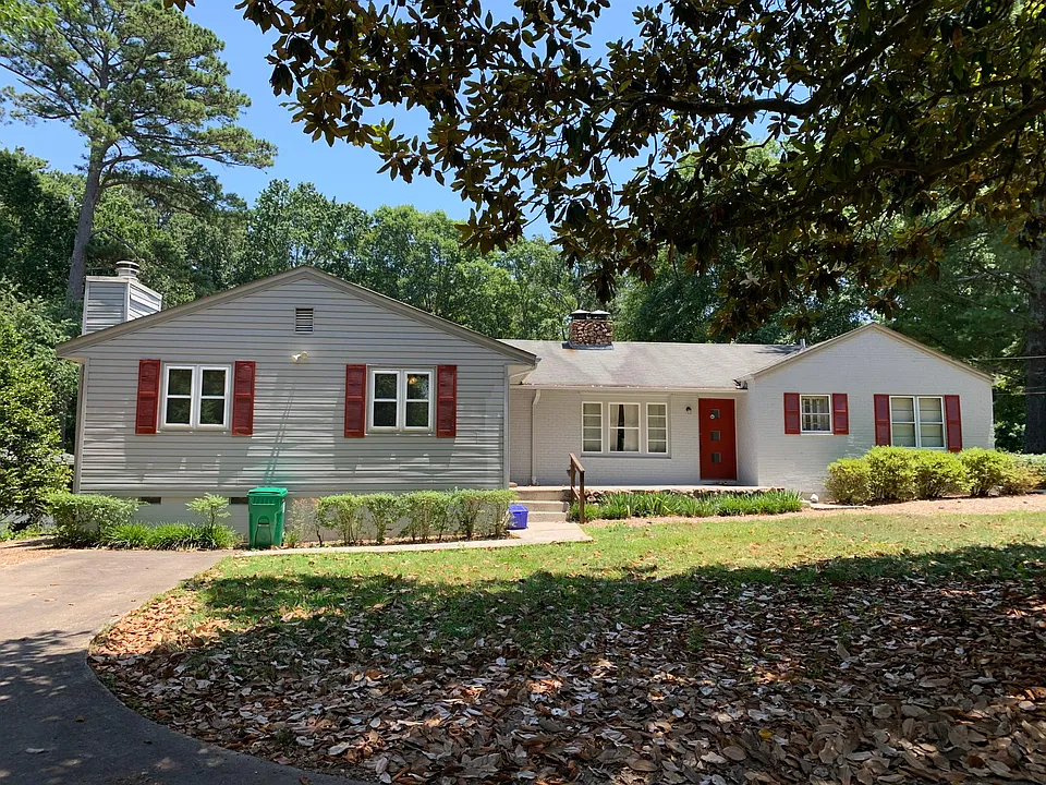 2037 Clairmont Rd