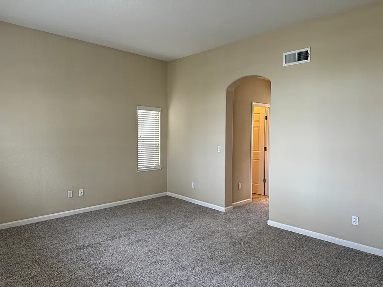 1131 Park Ln — Photo 6