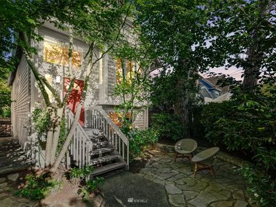 8052 19th Avenue NE, Seattle, WA, 98115
