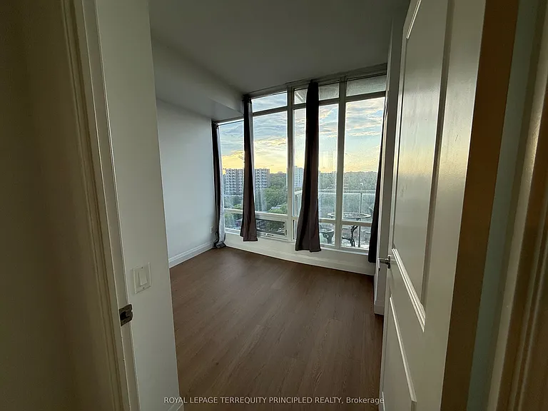 15 Windermere Ave #1403 — Photo 9