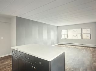 6007 N Kenmore Ave APT 401, Chicago, IL 60660