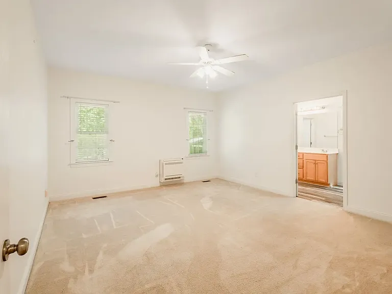 111 Vintage Vale Rd — Photo 15