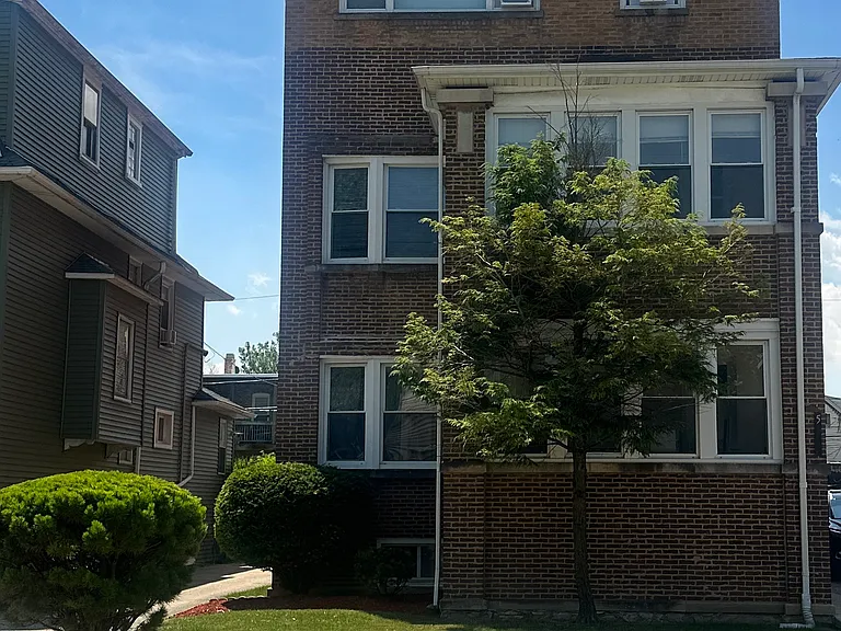 5821 W Erie St #2 — Photo 1