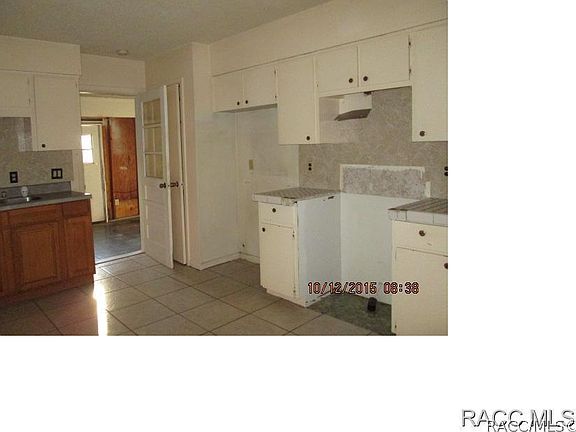 3rd image of 725 SE 9th Cir N