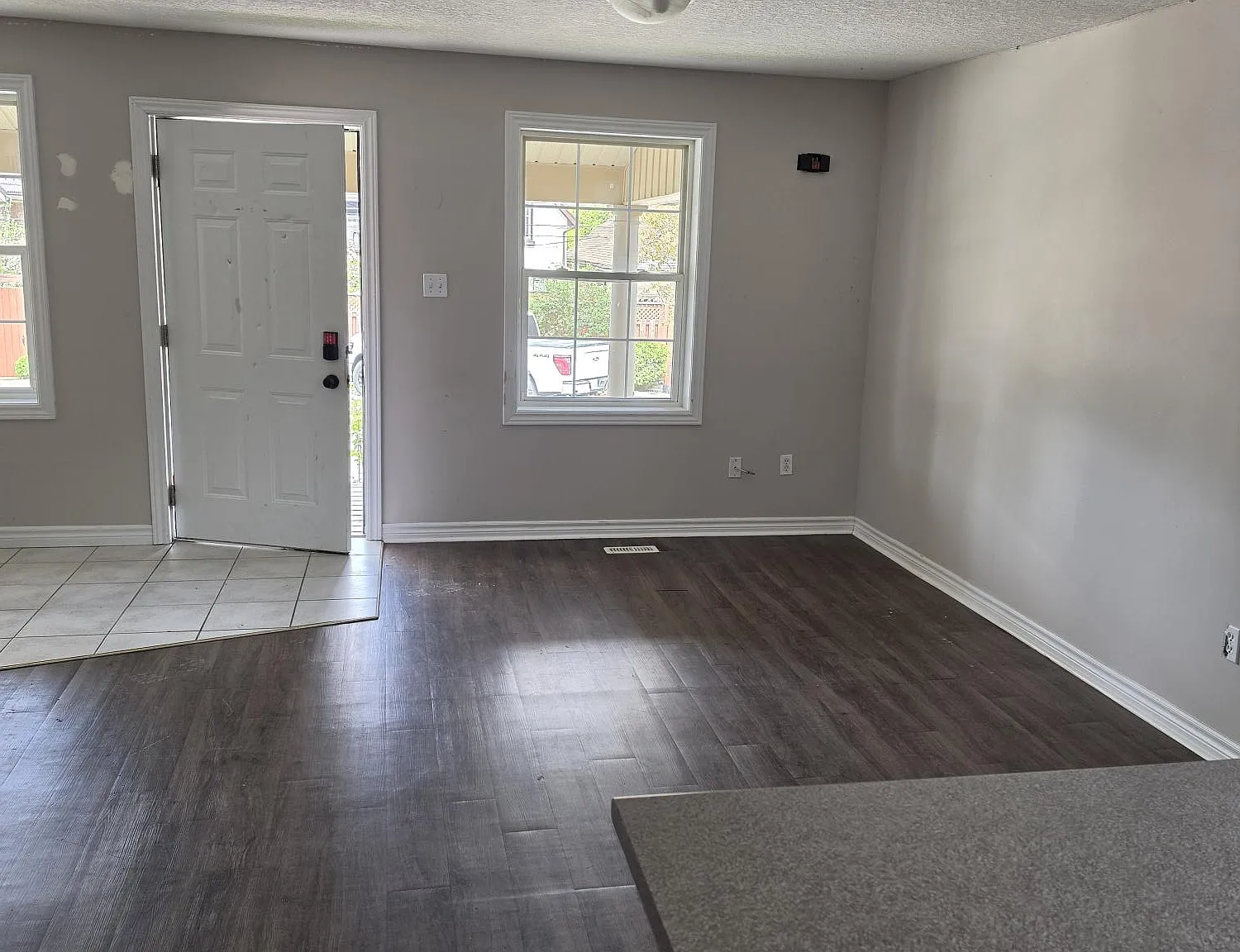 5-Bedroom House on Hyman Street! — Photo 2