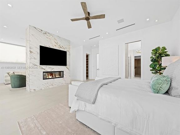 5th image of 2657 NE 34th St