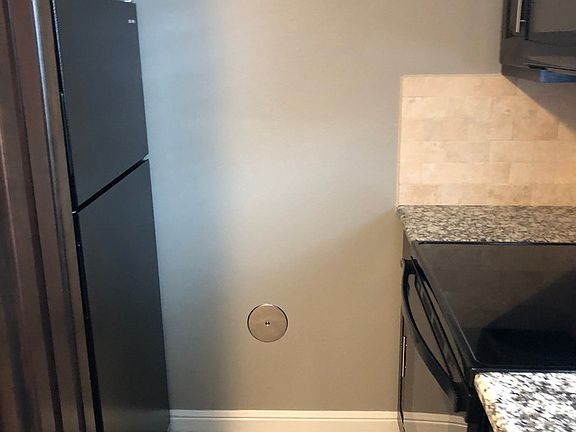 4th image of 100 W Oakdale St APT 303