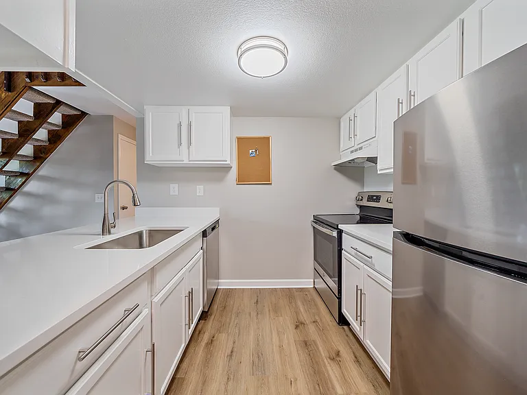 6385 Oak St #303 — Photo 5