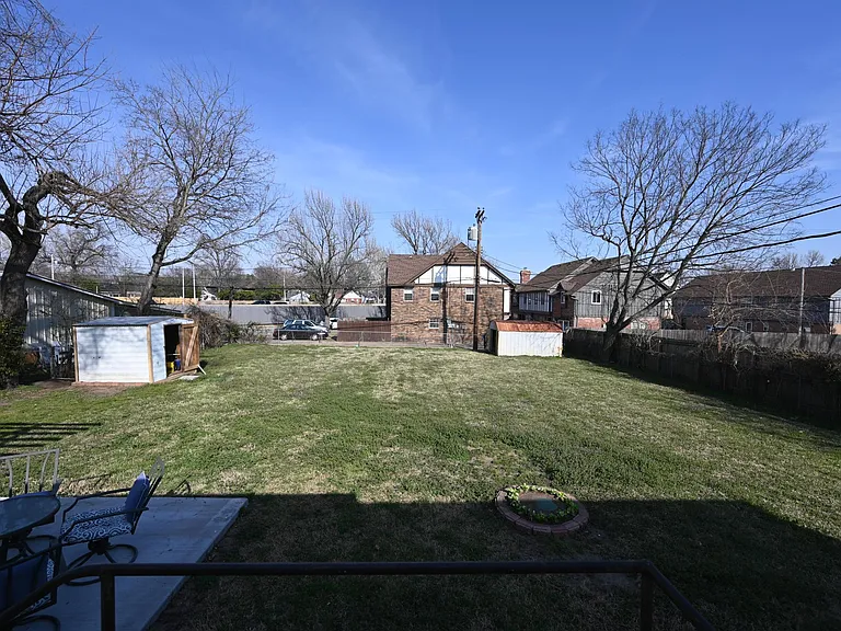 Big dog friendly fenced yard