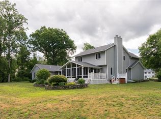 50 Winterwood Dr, Southbury, CT 06488