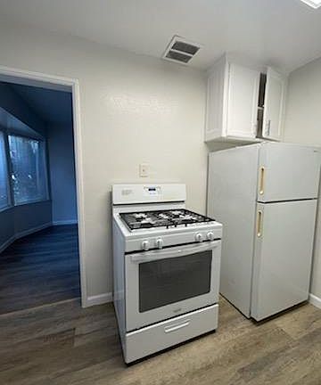 2nd image of 1007 E Ocean Blvd