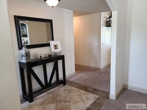 3rd image of 580 Deon Ln