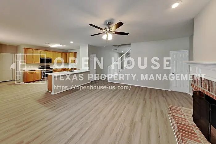 4 bed, 2.5 bath, 3091 sqft, $2,800 — Photo 4
