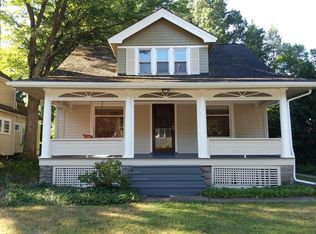 41 Olive St, Chagrin Falls, OH 44022