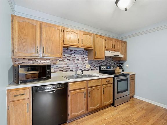 2nd image of 70 Village Ct #70