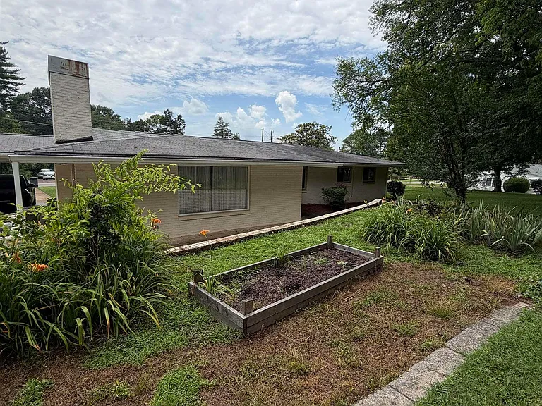 8613 Camille St — Photo 16