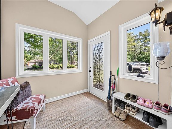 4th image of 1192 Saint Vincent St