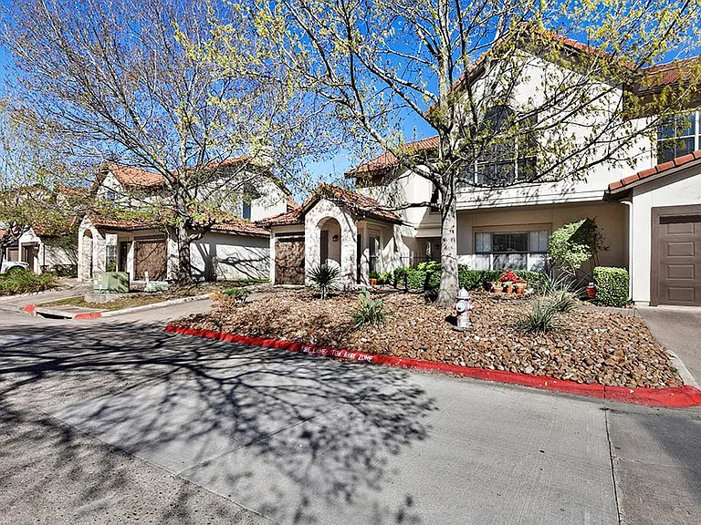 Barton Creek Villas — Photo 41