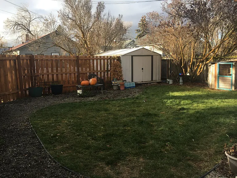 1005 N C St — Photo 12