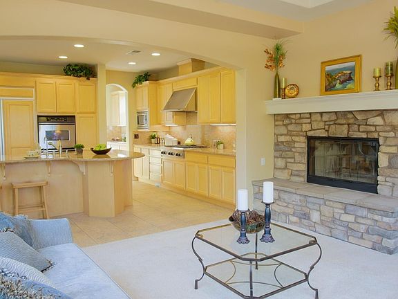 4th image of 11 Deerfield Dr