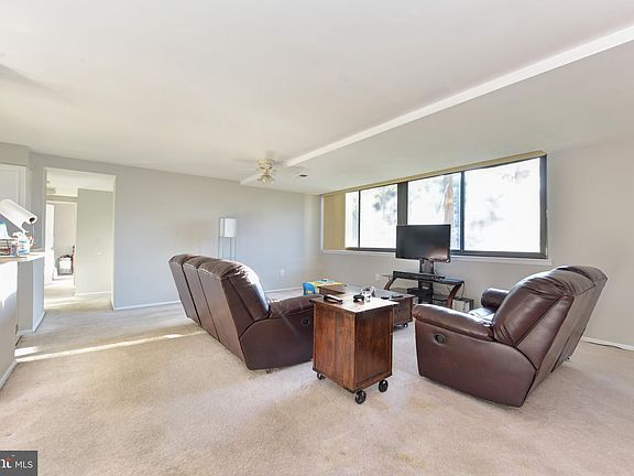3rd image of 16 S Van Dorn St APT 206