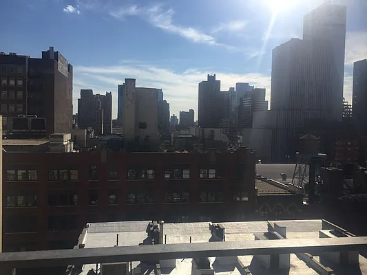 Rented by Metropolis Real Estate of Manhattan | media 23