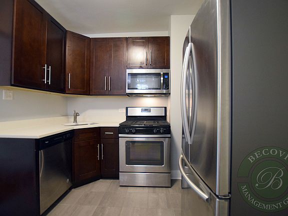 2nd image of 6960 N Wolcott Ave #1