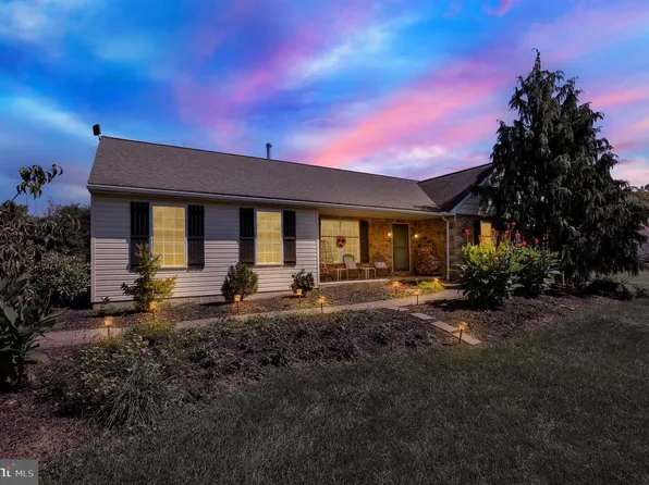 8 Green St, Birdsboro, PA 19508
