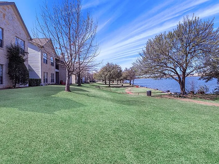 Lakehouse Granbury — Photo 17