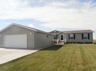 4324 Crocus Point, Minot, ND 58701