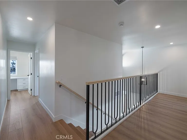 21 Longstreet — Photo 12