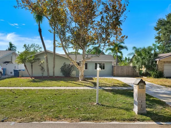 9554 86th Ave, Seminole, FL 33777