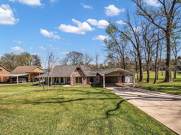 2nd image of 310 Cove Loop