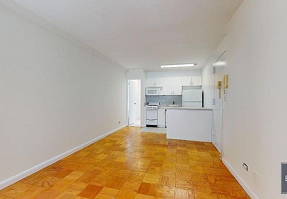 5th image of 1470 1st Ave APT 6J