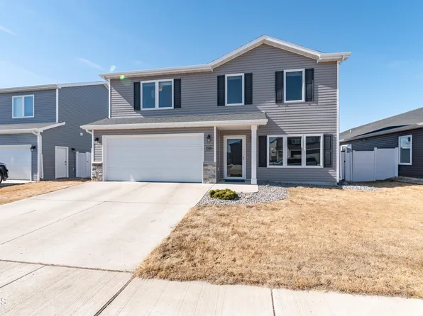 3508 Amity Cir SE, Mandan, ND 58554