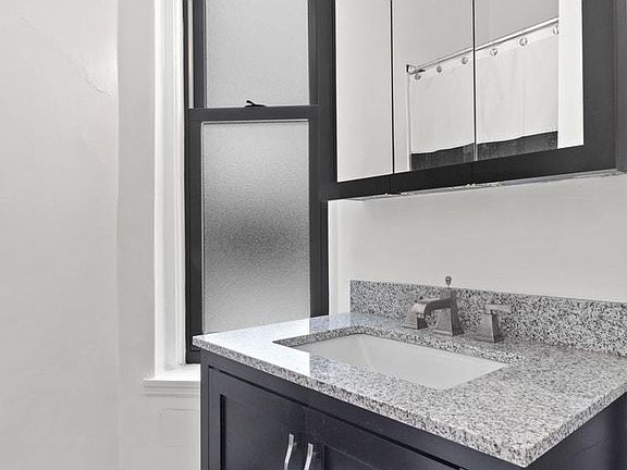 5th image of 173 E 74th St APT 5B