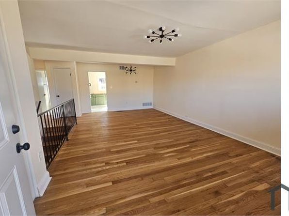 1221 E Northern Pkwy