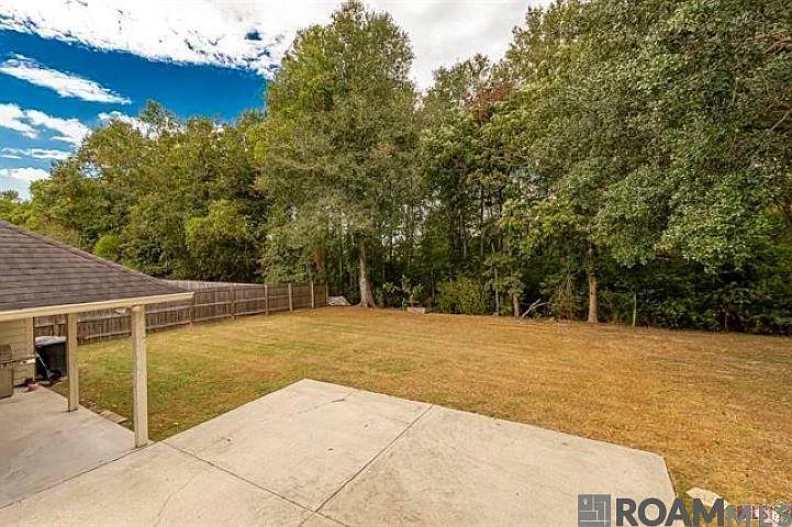 10125 Springbrook Ave — Photo 11
