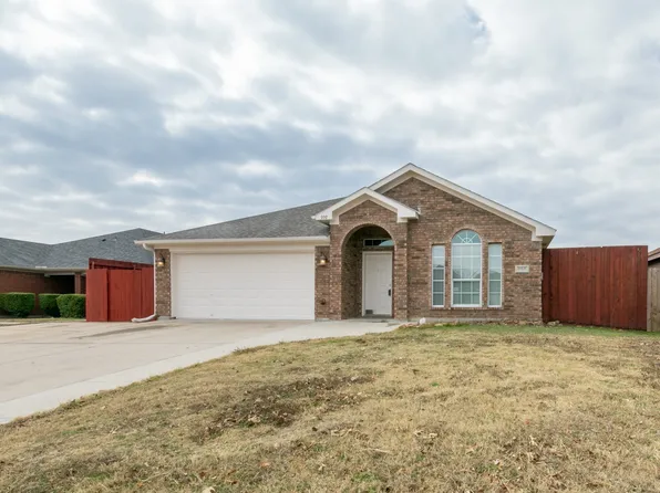 959 Heather St, Burleson, TX 76028