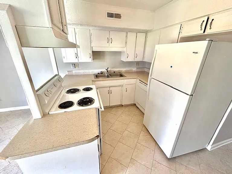 9024 Mahogany Row SE — Photo 10
