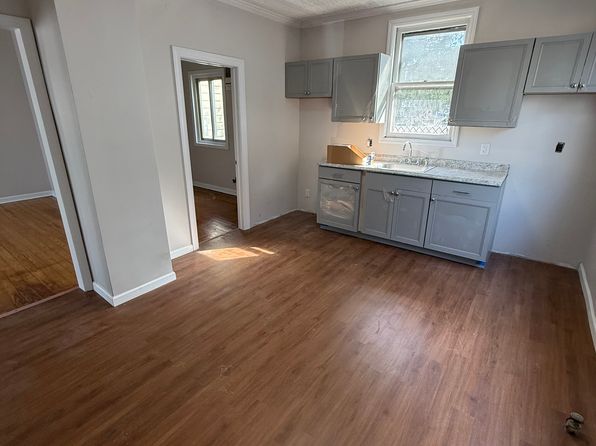72 E 26th St, Bayonne, NJ 07002