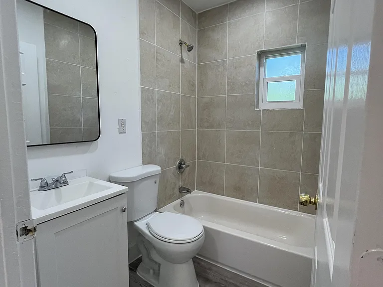 1725 NE 148th St — Photo 7